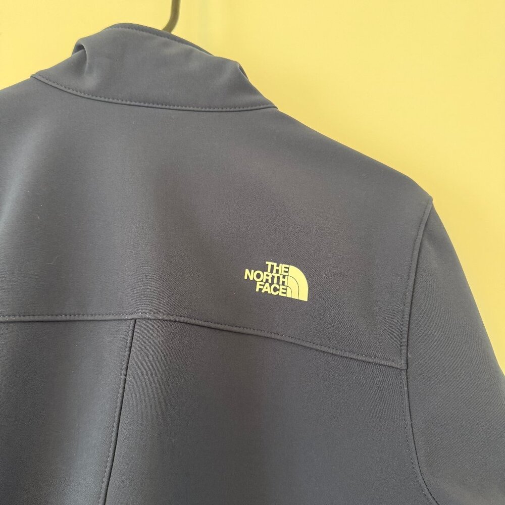 Northface Softshell Jacket - image 3